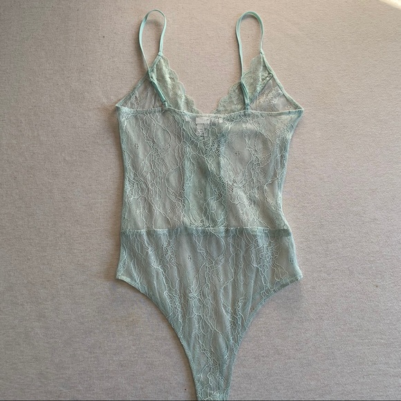Lace bodysuit - Picture 3 of 4